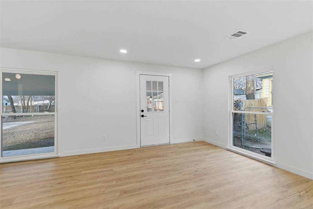 Grand Prairie, TX 75051,617 Ouida Street