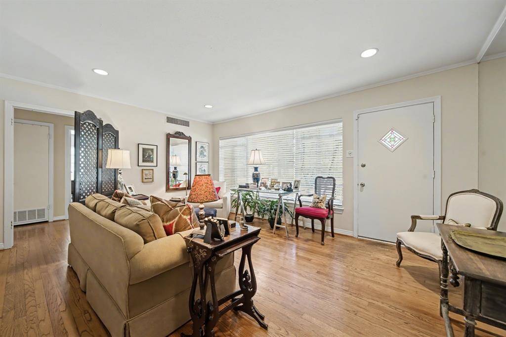 Dallas, TX 75220,9620 Lakemont Drive