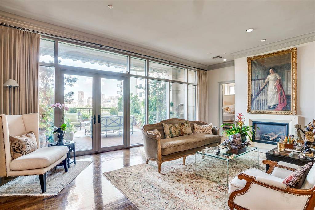 Dallas, TX 75219,2828 Hood Street #403