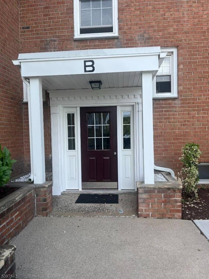 Clifton City, NJ 07013,565 Grove St #B12