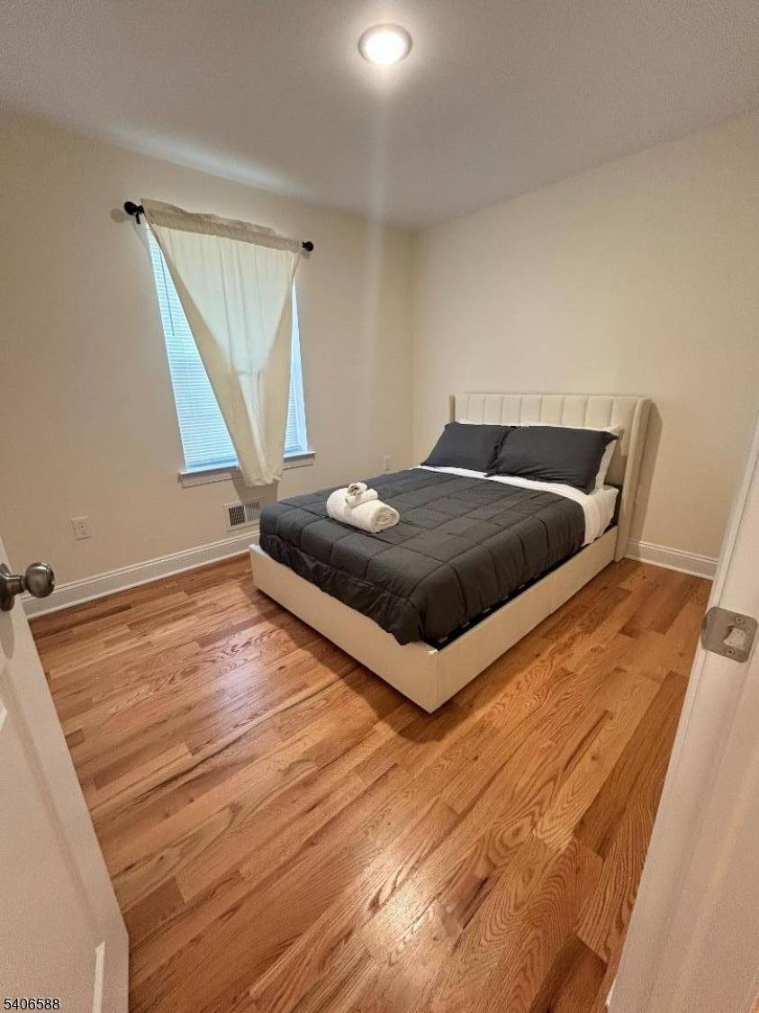 Newark City, NJ 07103,337 13Th Ave #1