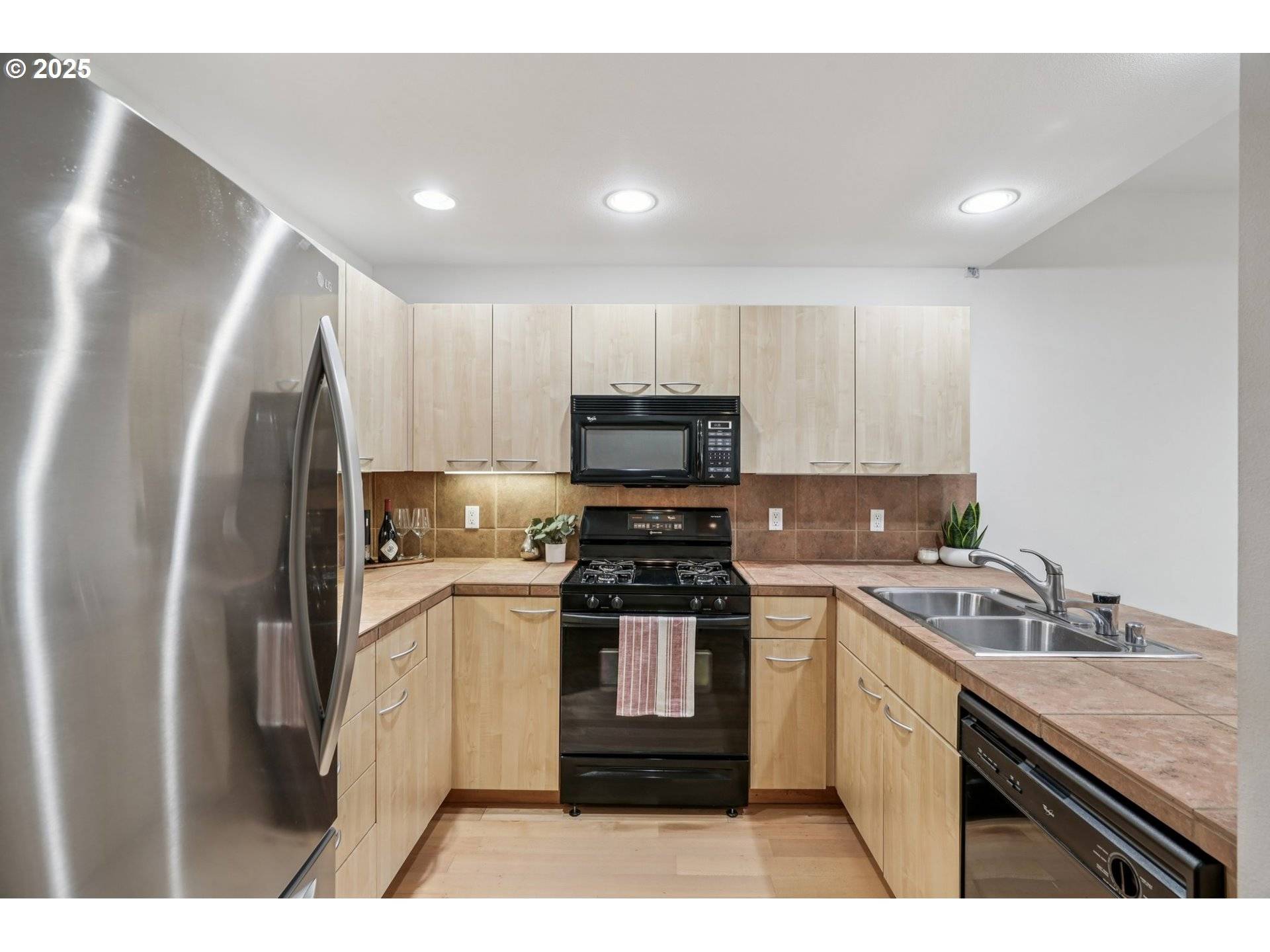 300 W 8TH ST #206, Vancouver, WA 98660