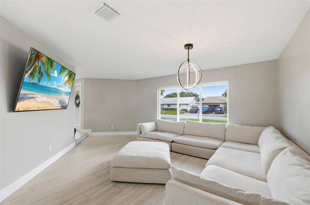 Davie, FL 33328,8340 SW 27th Place