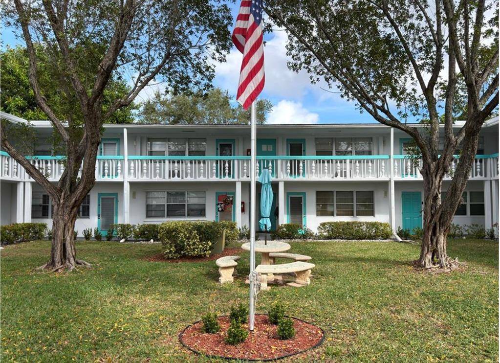 Deerfield Beach, FL 33442,295 Newport T #295