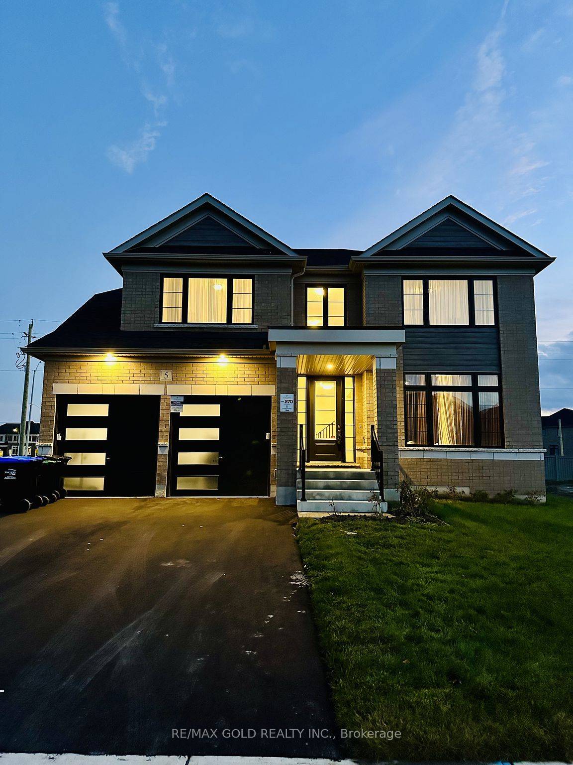 Adjala-tosorontio, ON L0G 1W0,5 Bluebird BLVD