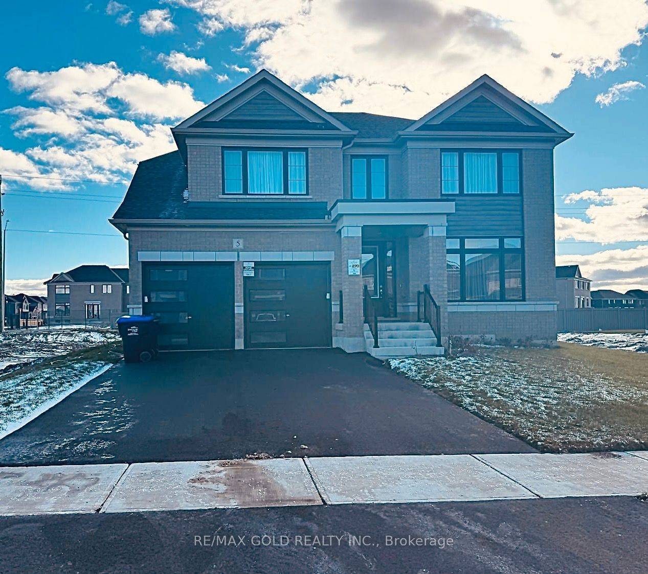 Adjala-tosorontio, ON L0G 1W0,5 Bluebird BLVD