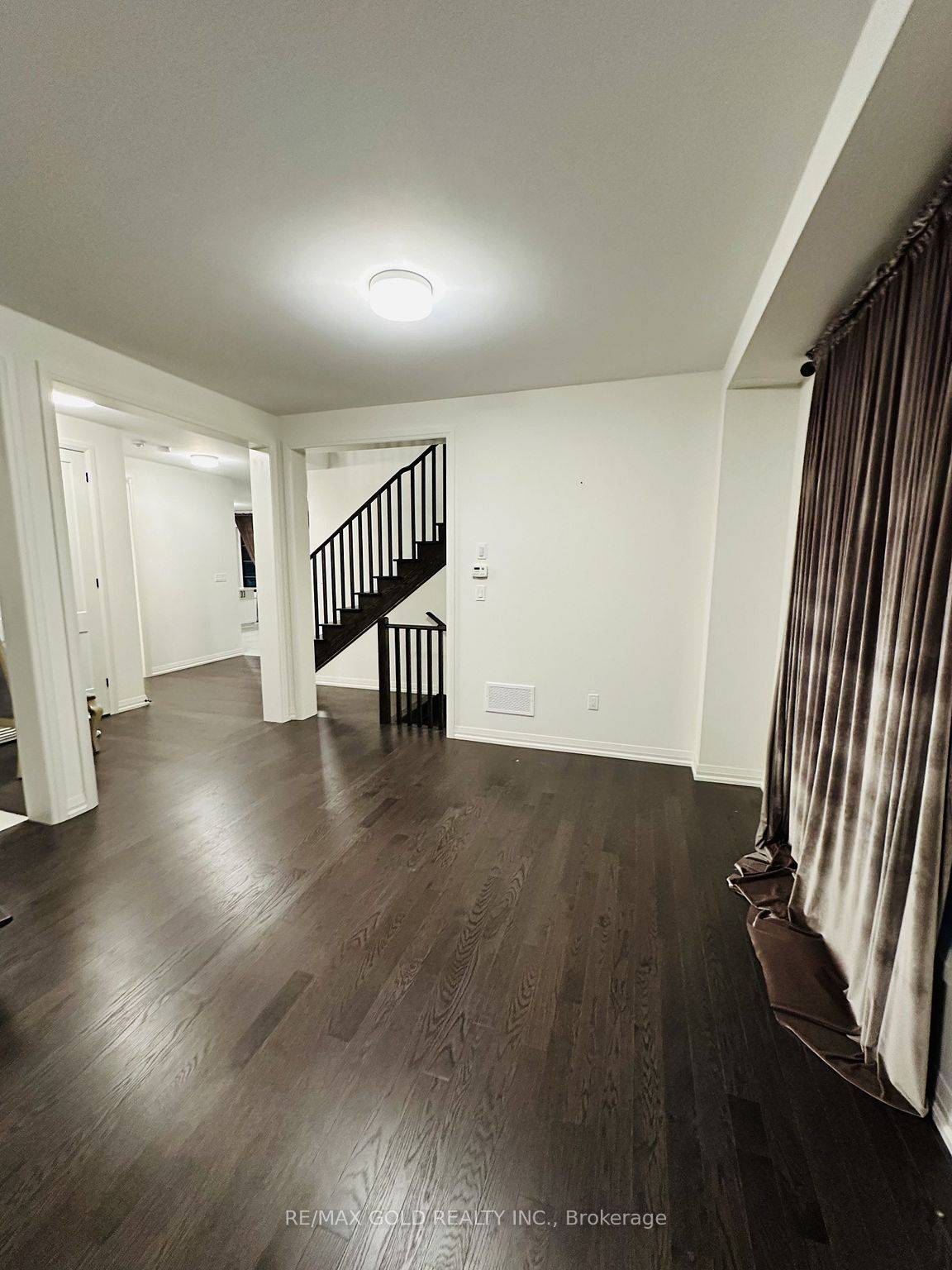 Adjala-tosorontio, ON L0G 1W0,5 Bluebird BLVD