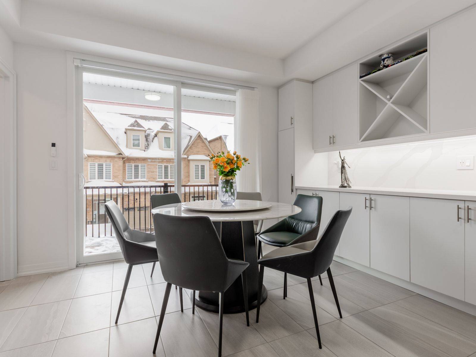 Markham, ON L3R 9W3,9092 Woodbine AVE W