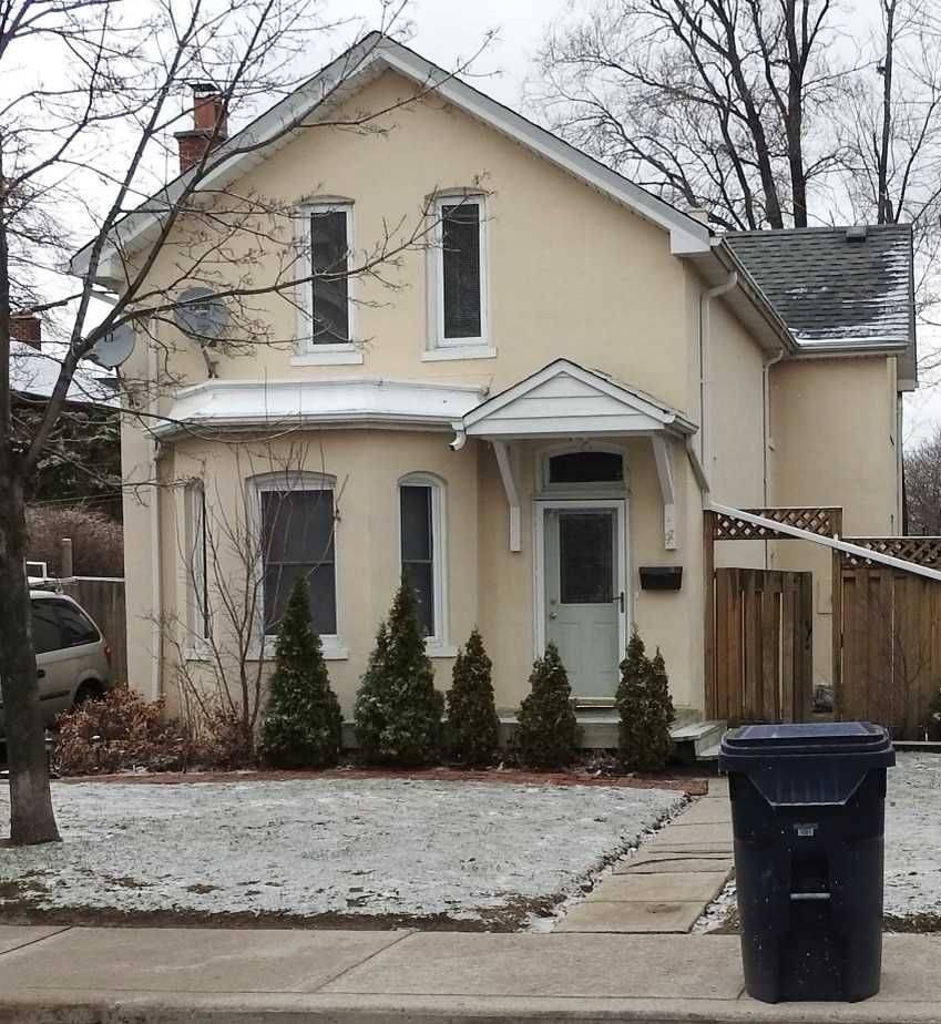 Toronto W04, ON M9N 3B6,97 Rosemount AVE #3