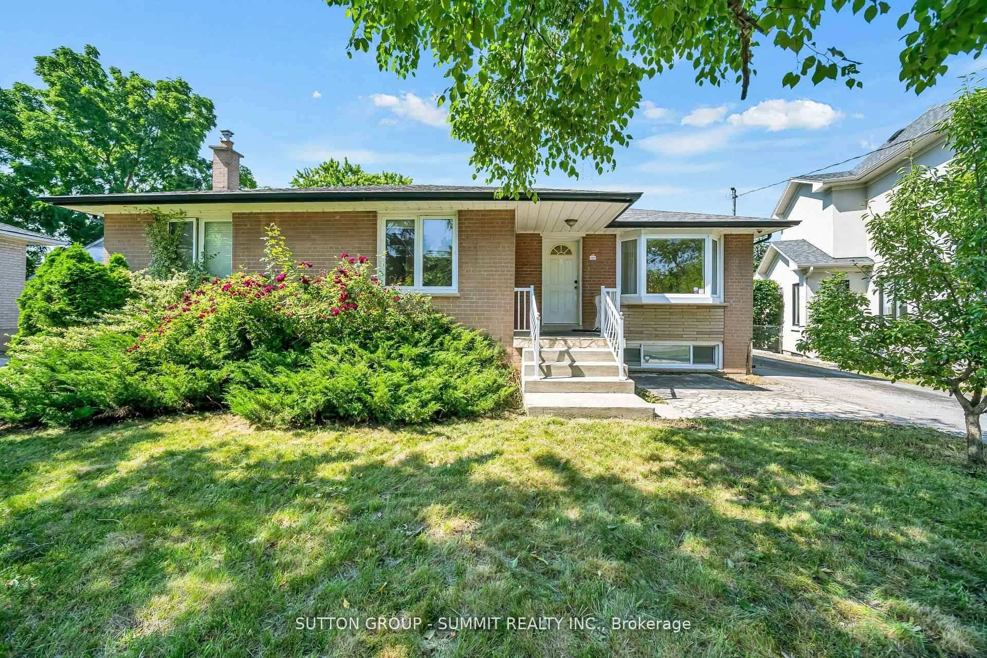 Oakville, ON L6L 3Y3,465 Seaton DR