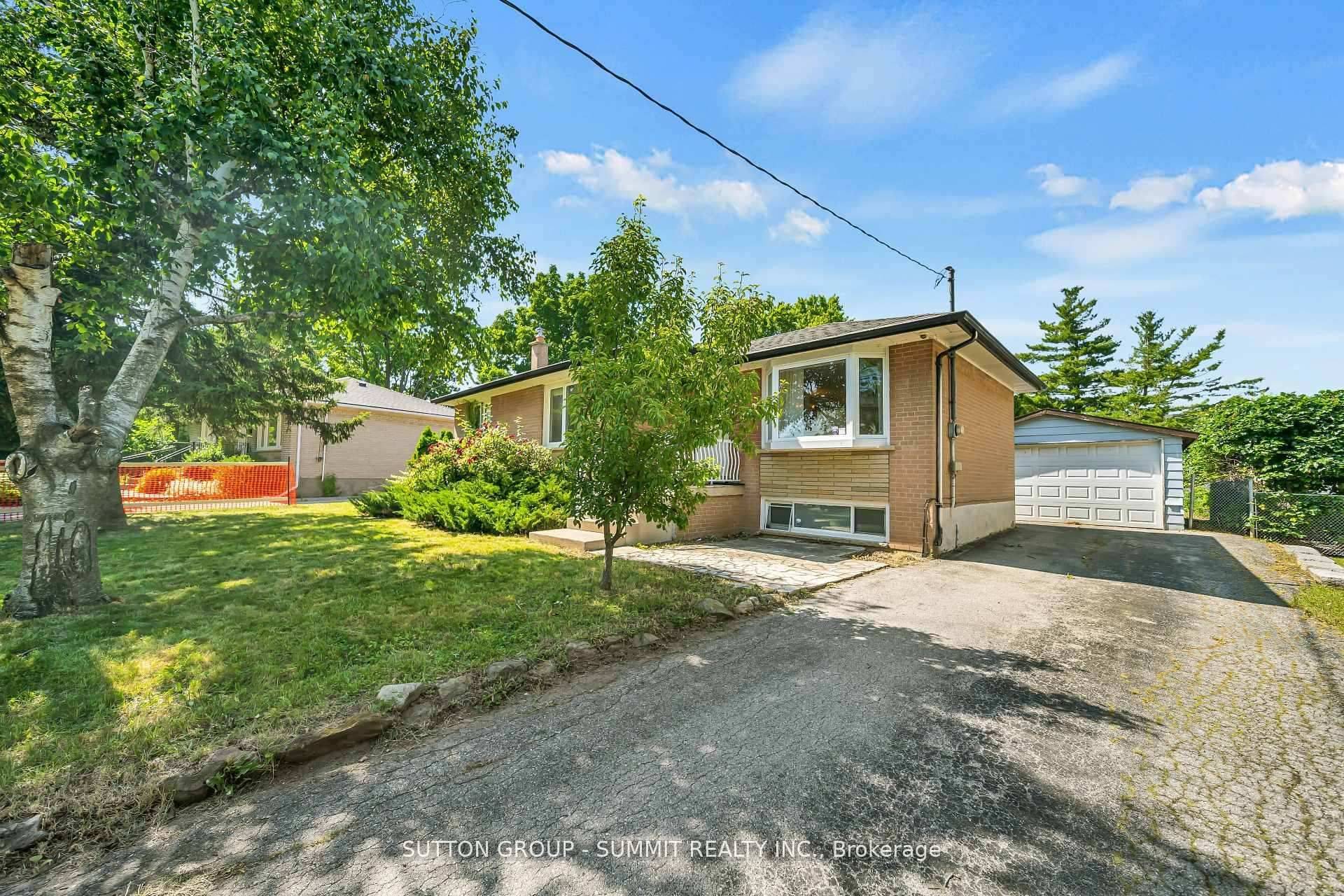 Oakville, ON L6L 3Y3,465 Seaton DR