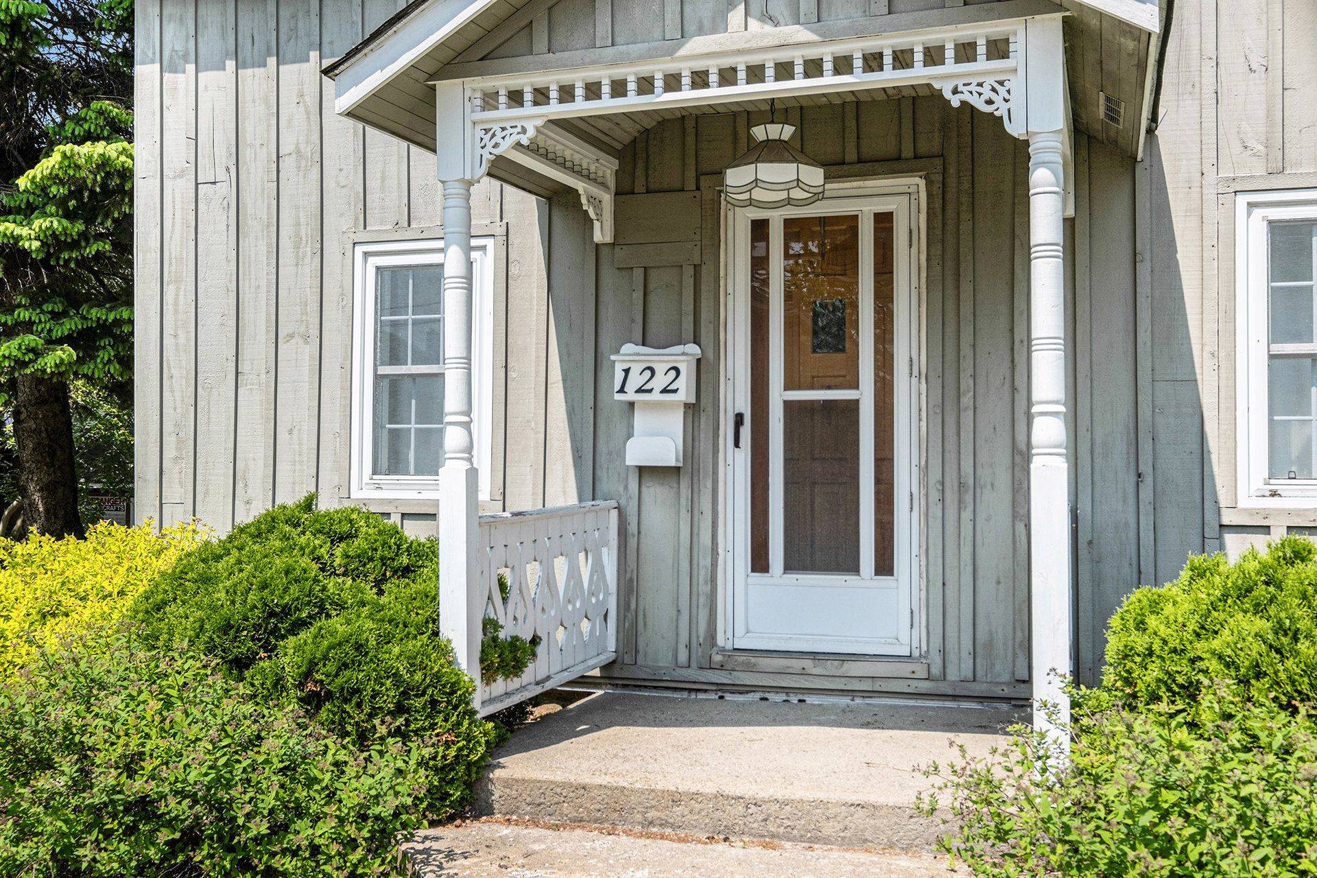 Smiths Falls, ON K7A 2Z3,122 Chambers ST