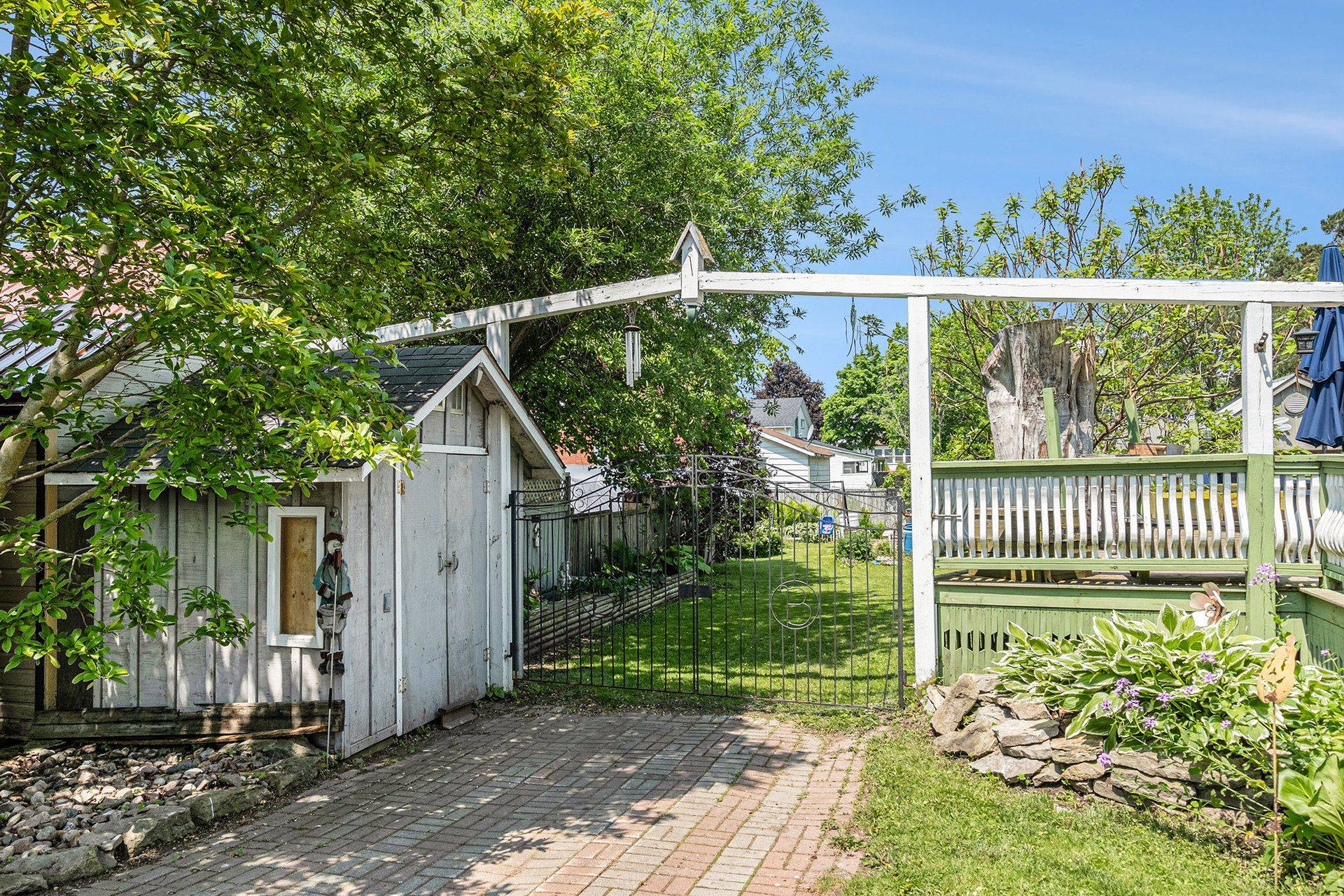 Smiths Falls, ON K7A 2Z3,122 Chambers ST