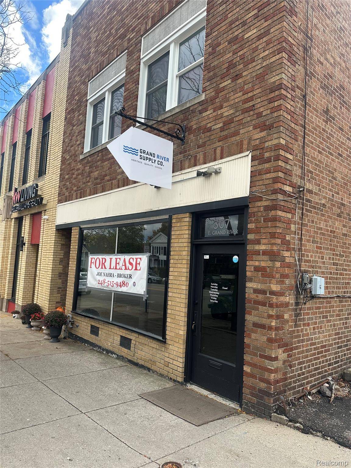 Howell, MI 48843,307 E Grand River AVE