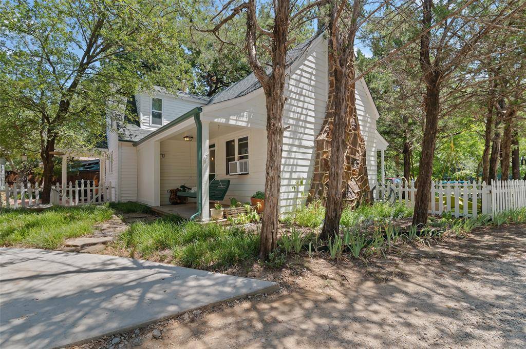 Shady Shores, TX 76208,301 E 7th Street