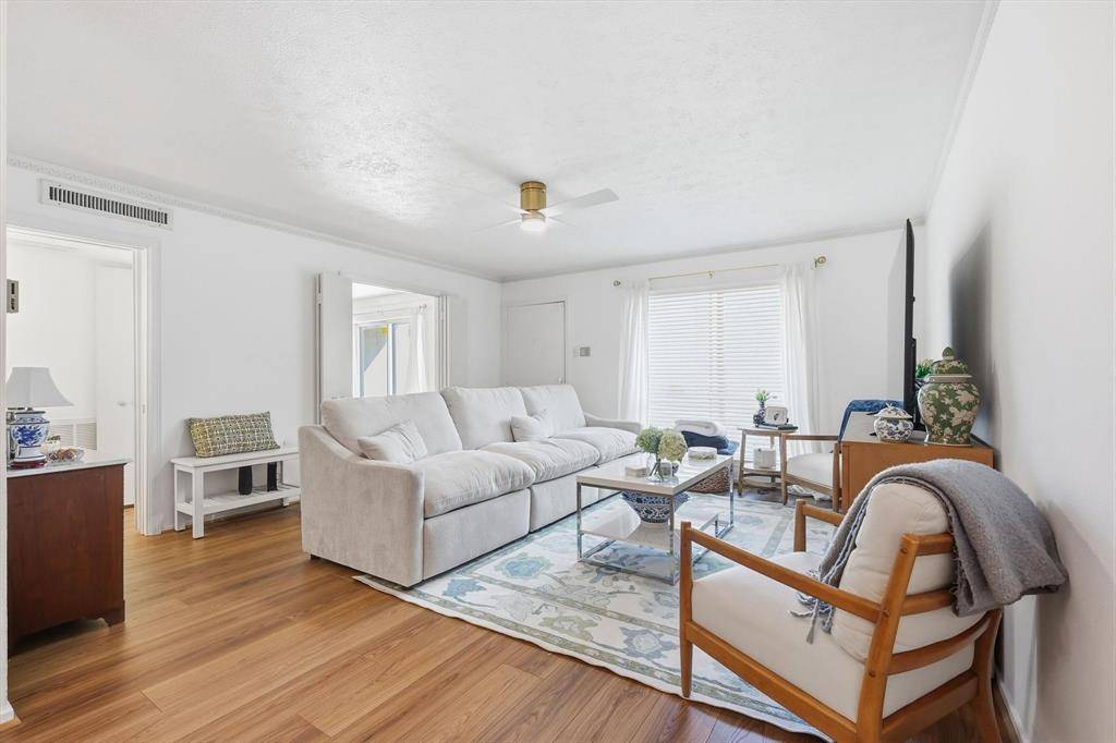 Dallas, TX 75230,11344 Park Central Place #B