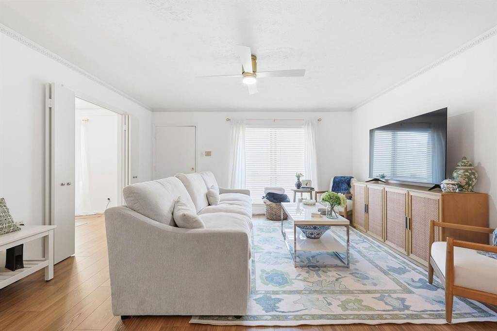 Dallas, TX 75230,11344 Park Central Place #B