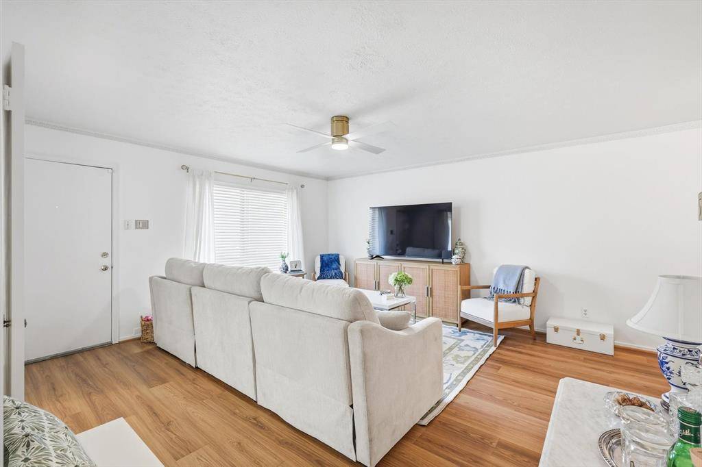 Dallas, TX 75230,11344 Park Central Place #B