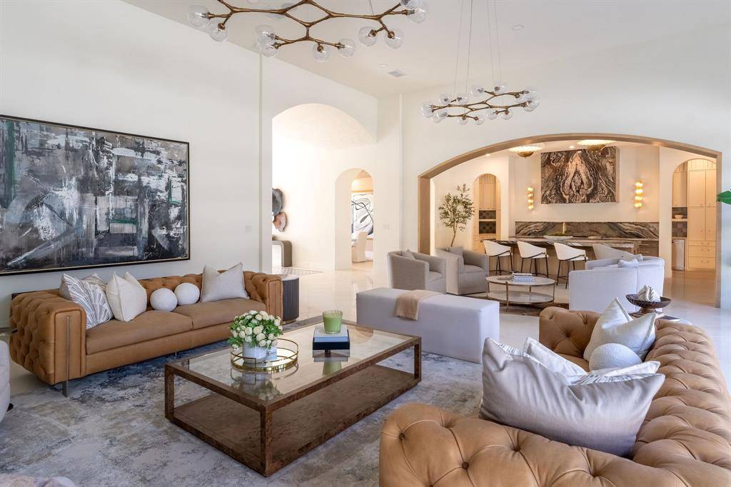 Dallas, TX 75229,5615 Lobello Drive