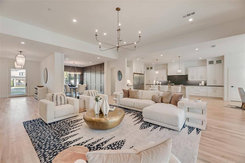 Dallas, TX 75229,4074 S Better Drive