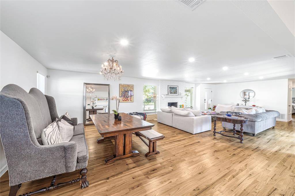 Dallas, TX 75228,5837 Clendenin Avenue