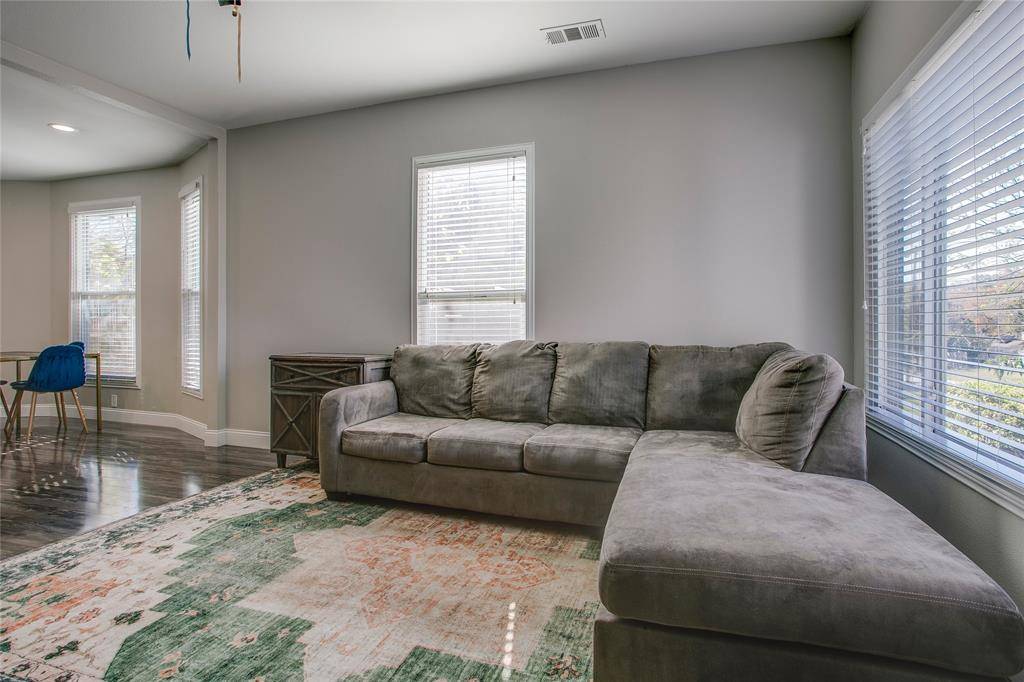 Dallas, TX 75208,834 S Polk Street