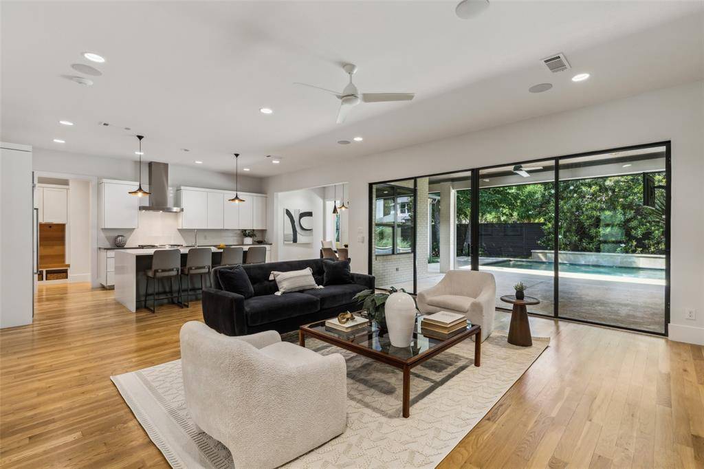 Dallas, TX 75218,661 Harter Road