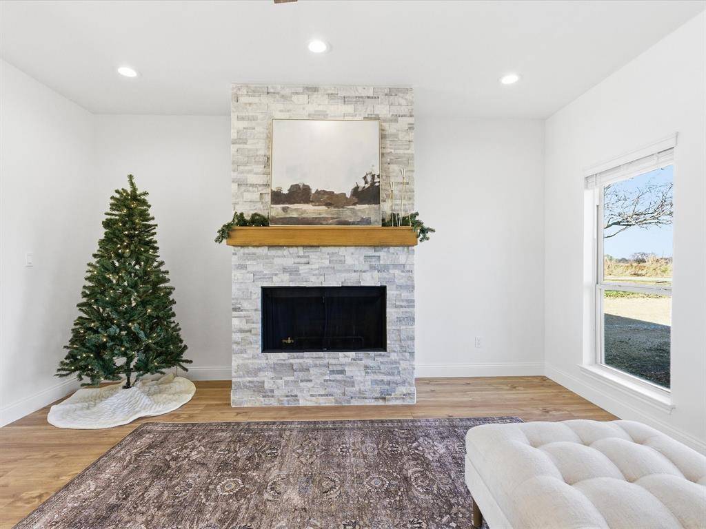 Gunter, TX 75058,828 Old Tioga Road