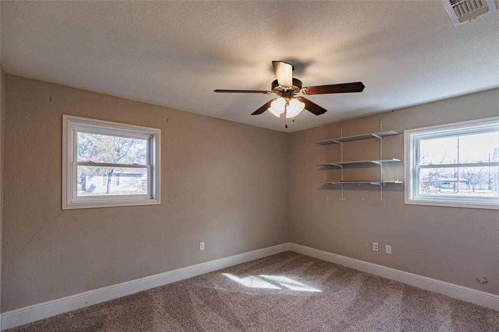 Alvord, TX 76225,302 E Washington Street