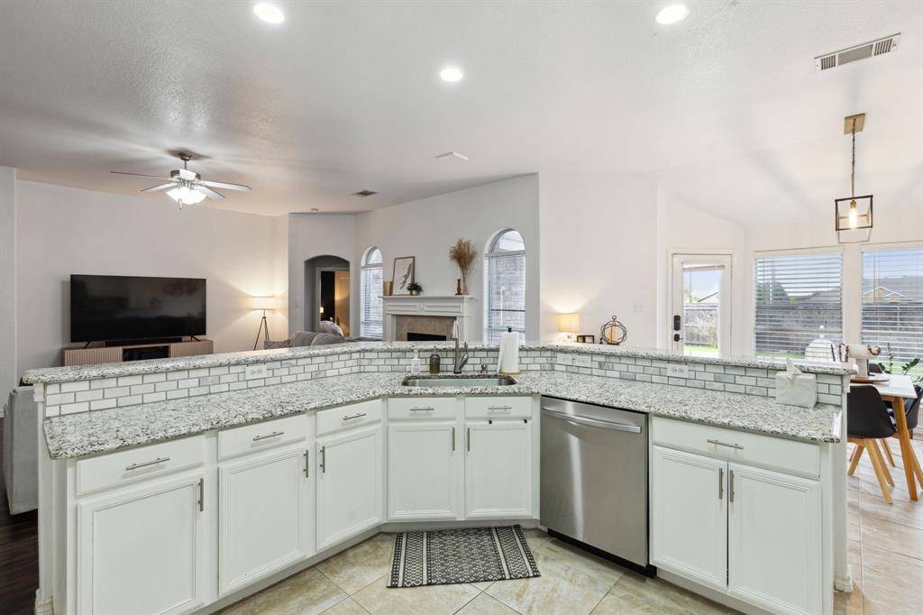 Mansfield, TX 76063,707 Bayshore Drive