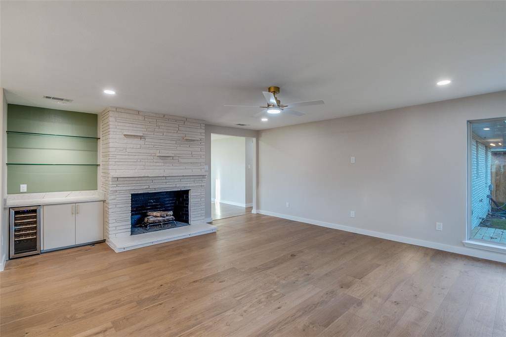 Dallas, TX 75231,7006 Town North Drive