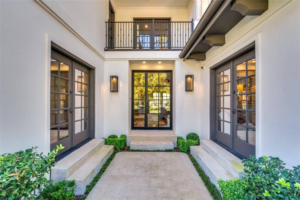 Dallas, TX 75214,7002 Lakewood Boulevard