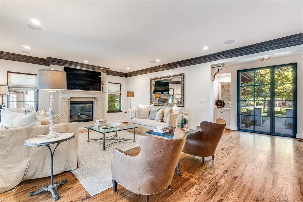 Dallas, TX 75214,7002 Lakewood Boulevard