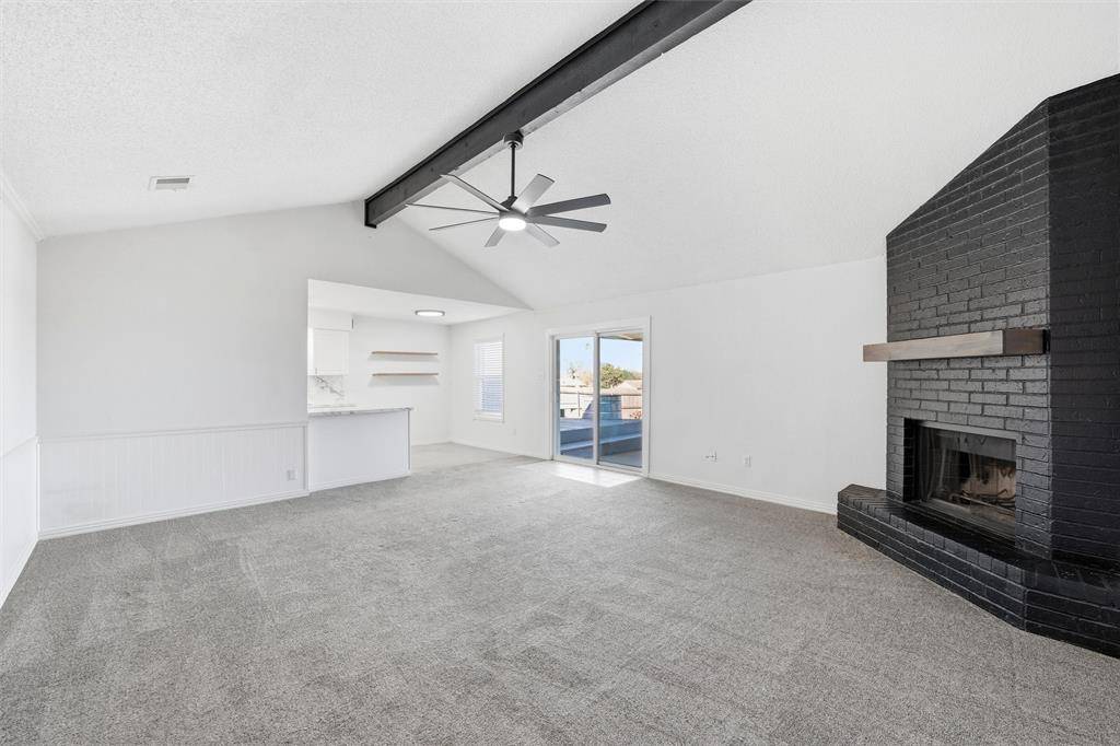 Hewitt, TX 76643,922 Vail Highlands Drive