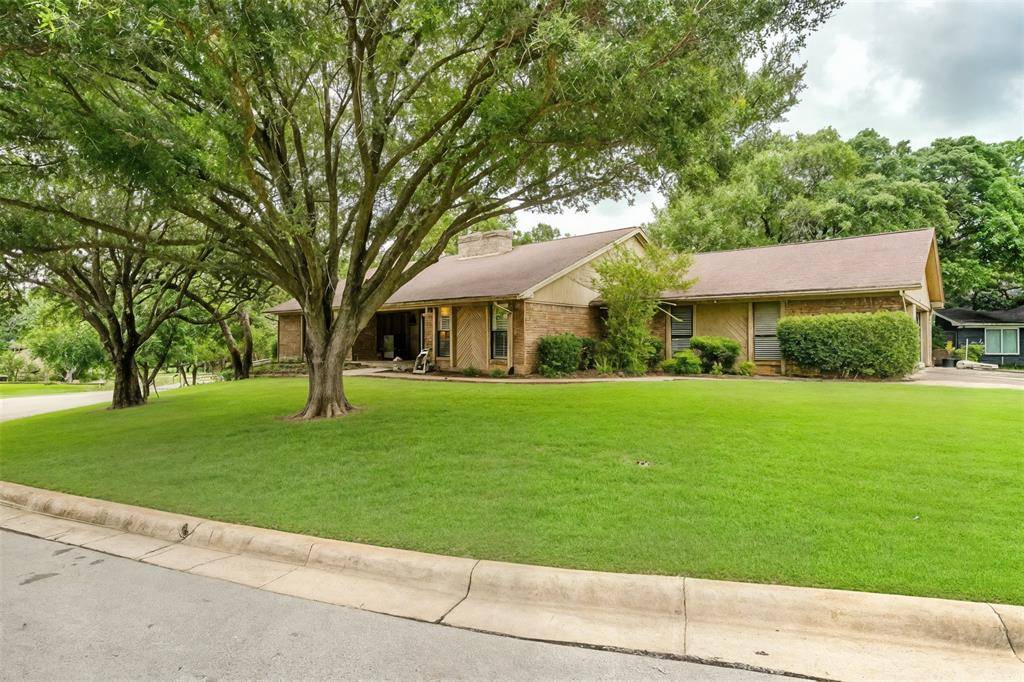 Burleson, TX 76028,117 Cliffside Drive N