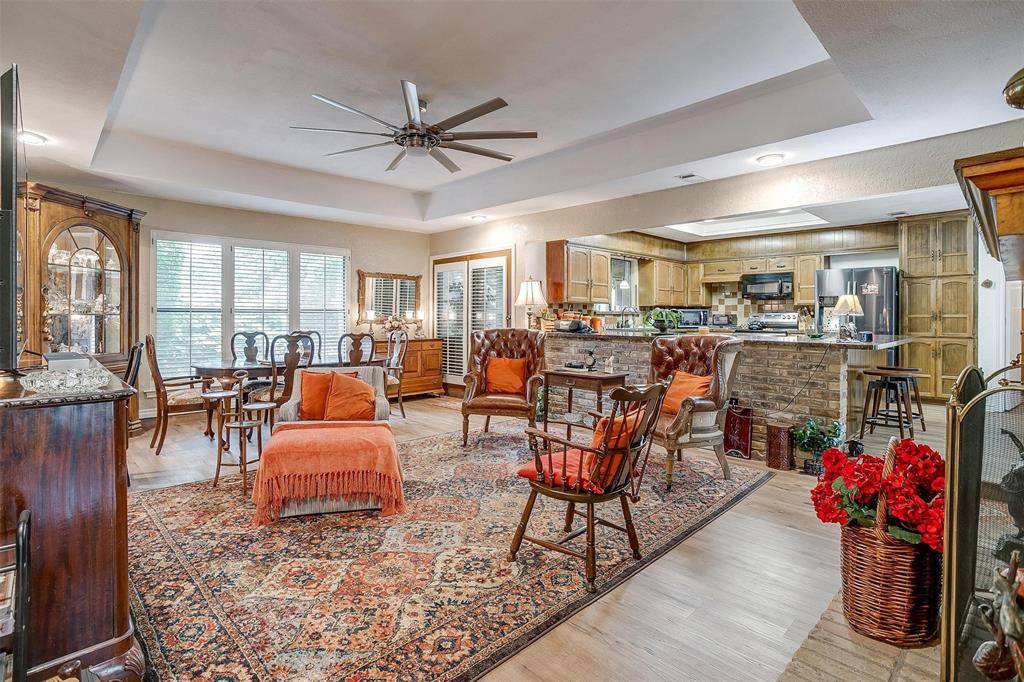 Burleson, TX 76028,117 Cliffside Drive N