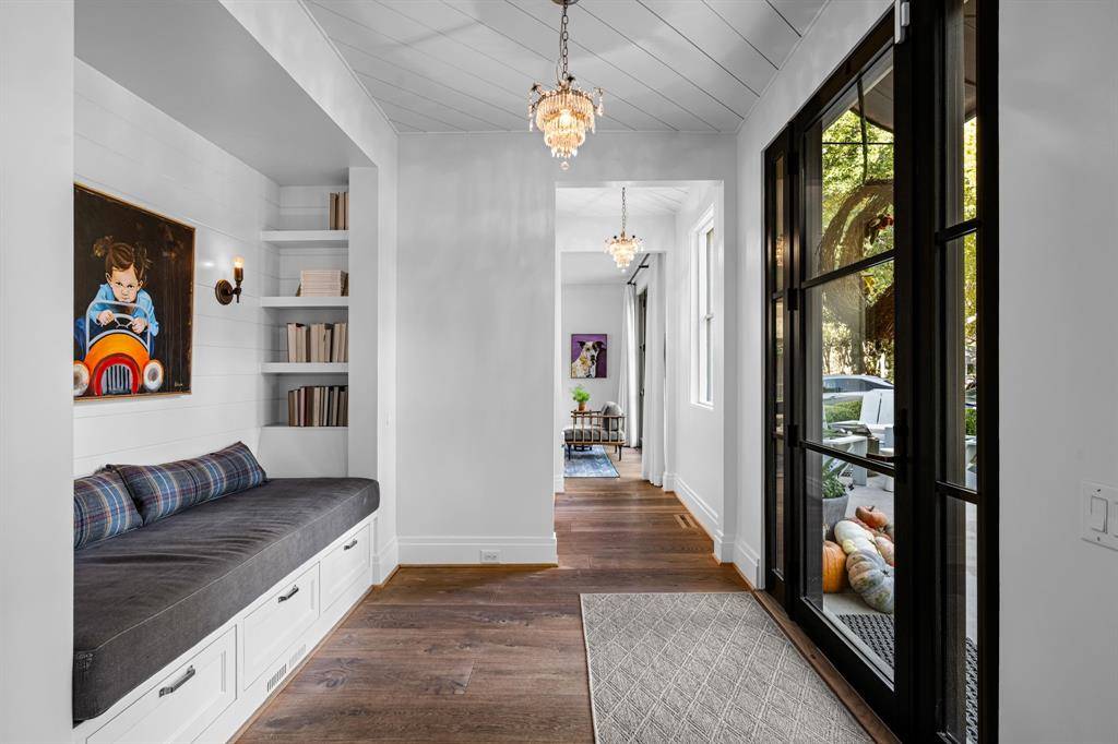 Dallas, TX 75214,6630 Lakewood Boulevard