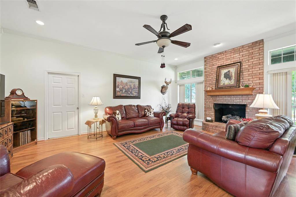 Point, TX 75472,2134 Rs County Road 1402