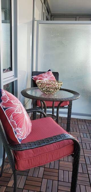 Toronto C01, ON M5V 0P8,576 Front ST W #1405