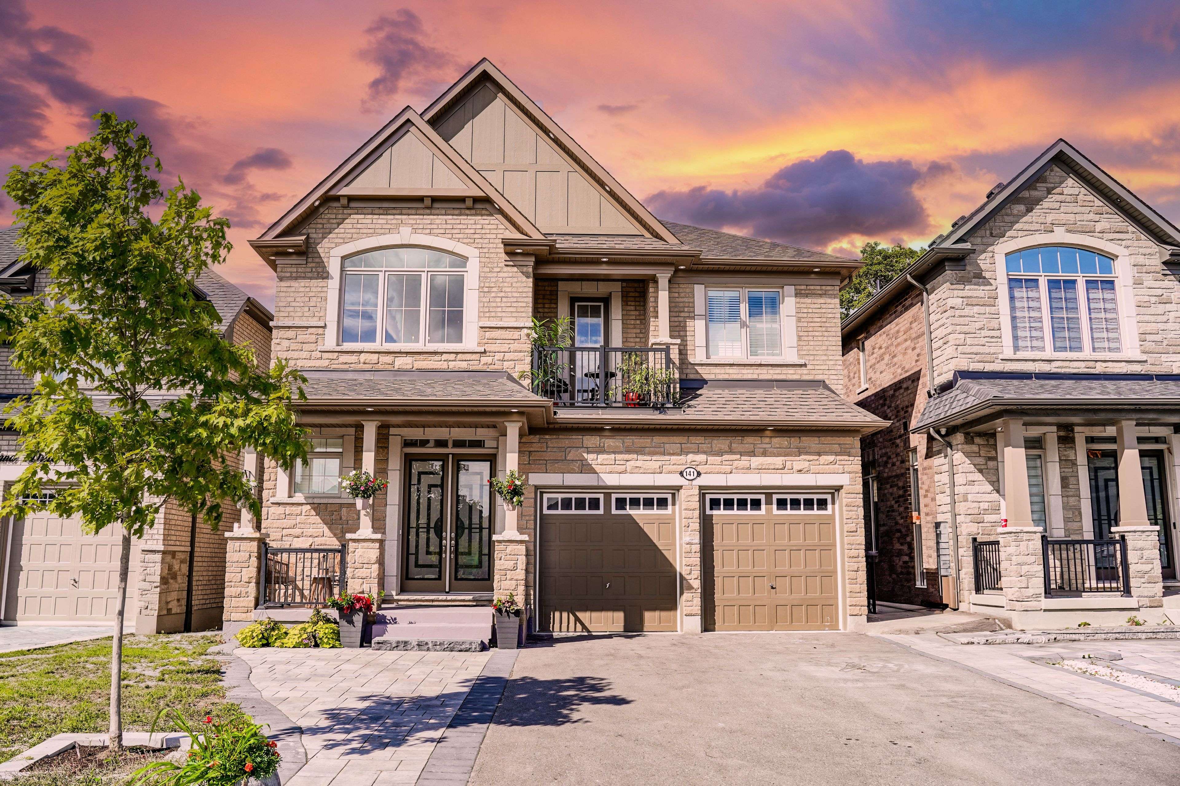 Whitby, ON L1P 0J2,141 AUCKLAND DR