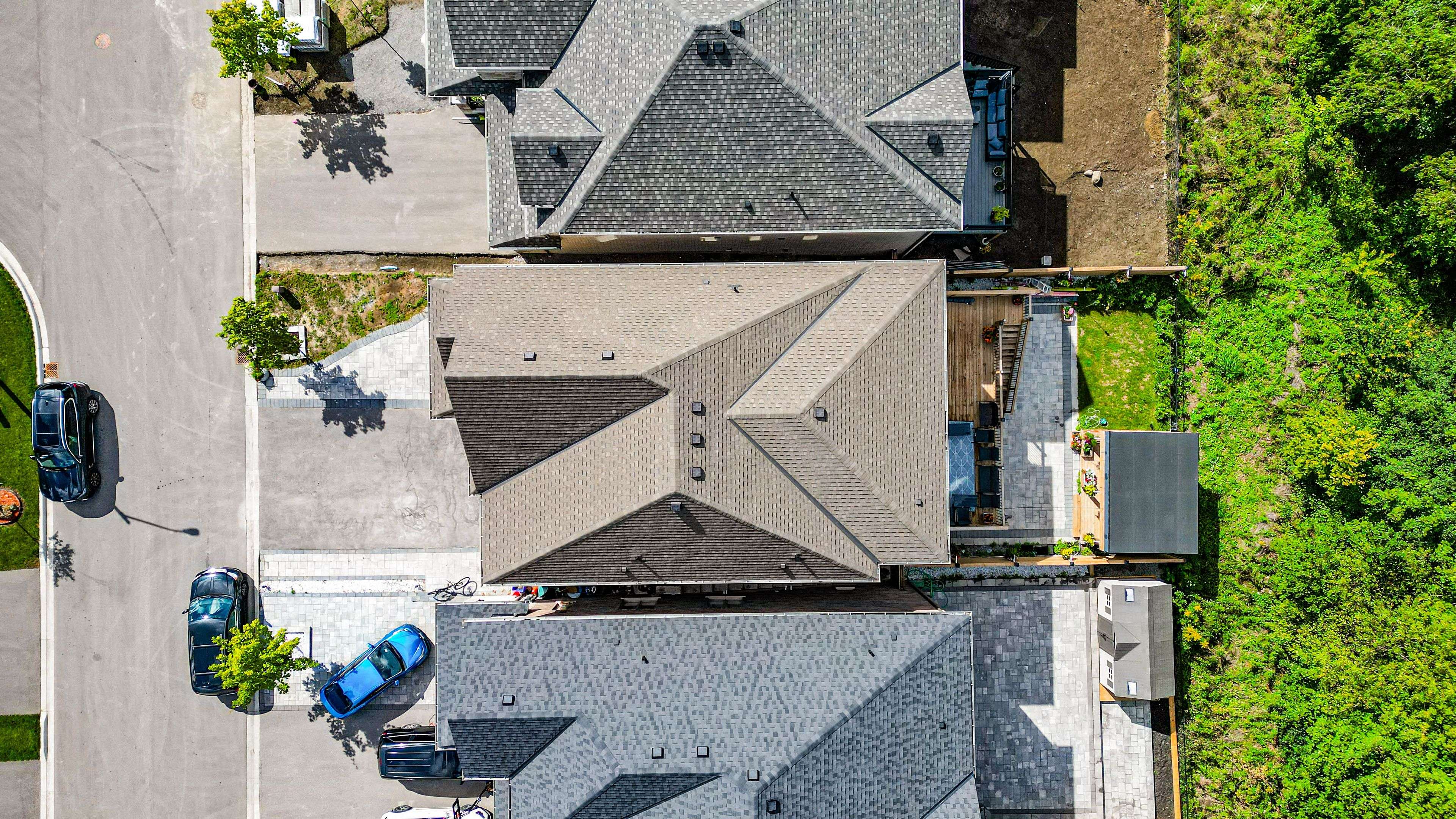 Whitby, ON L1P 0J2,141 AUCKLAND DR