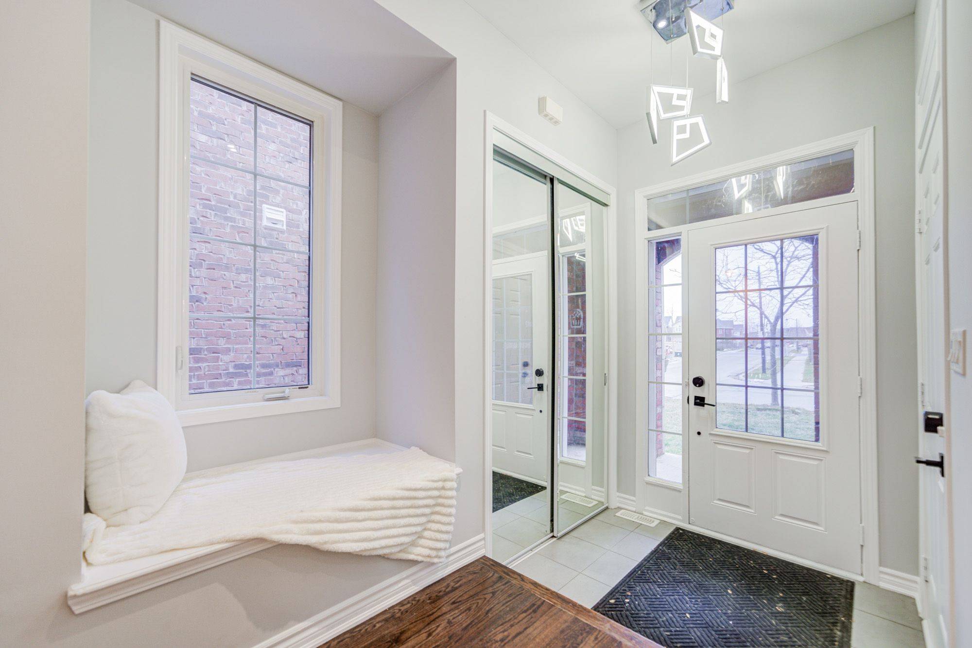 Milton, ON L9T 8Y1,342 Powadiuk PL