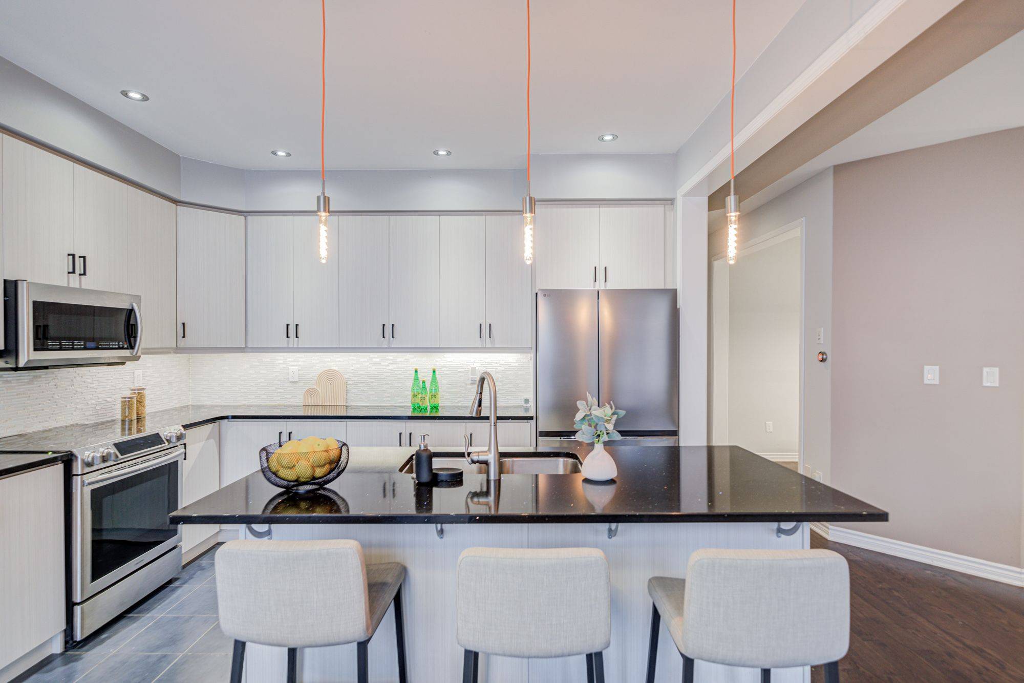 Milton, ON L9T 8Y1,342 Powadiuk PL