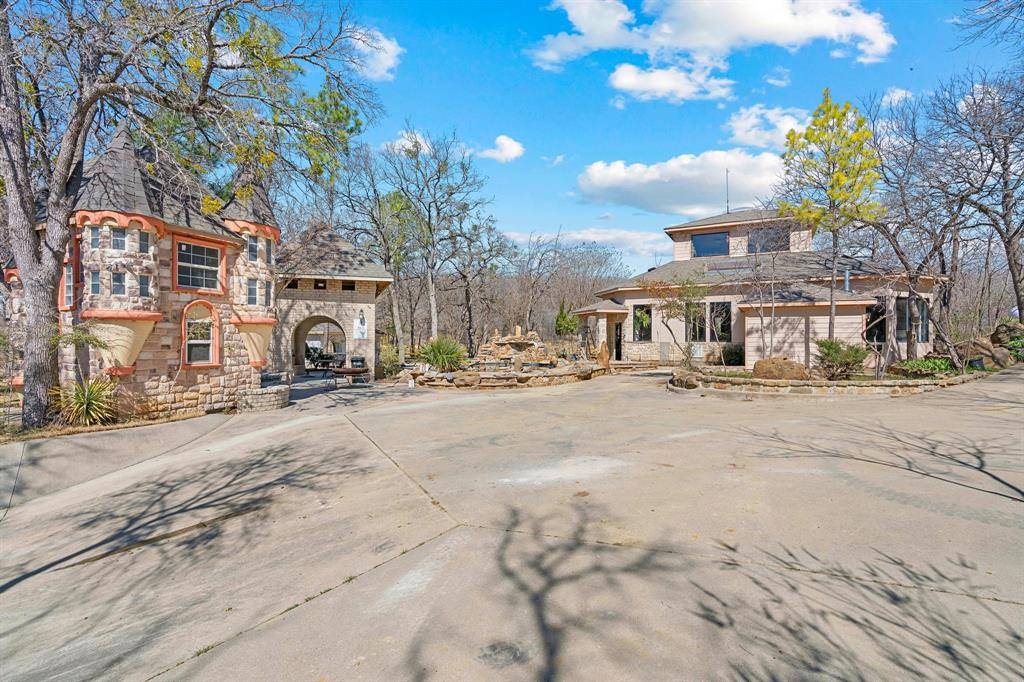 Chico, TX 76431,228 Private Road 1758