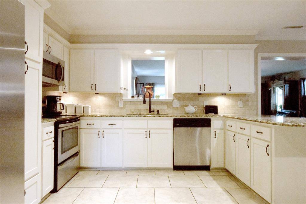 Dallas, TX 75228,2516 Telegraph Avenue