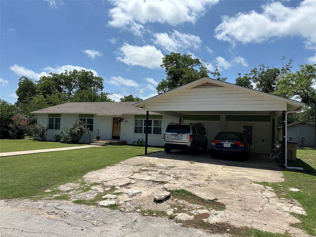 Comanche, TX 76442,408 W Armstrong