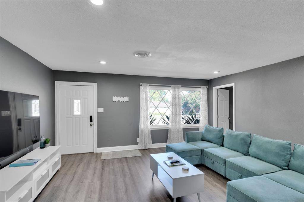 Fort Worth, TX 76133,5709 Wales Avenue