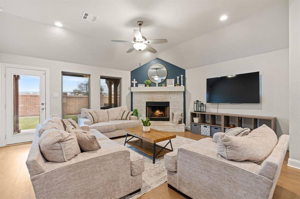 Waxahachie, TX 75165,225 Lariat Trail