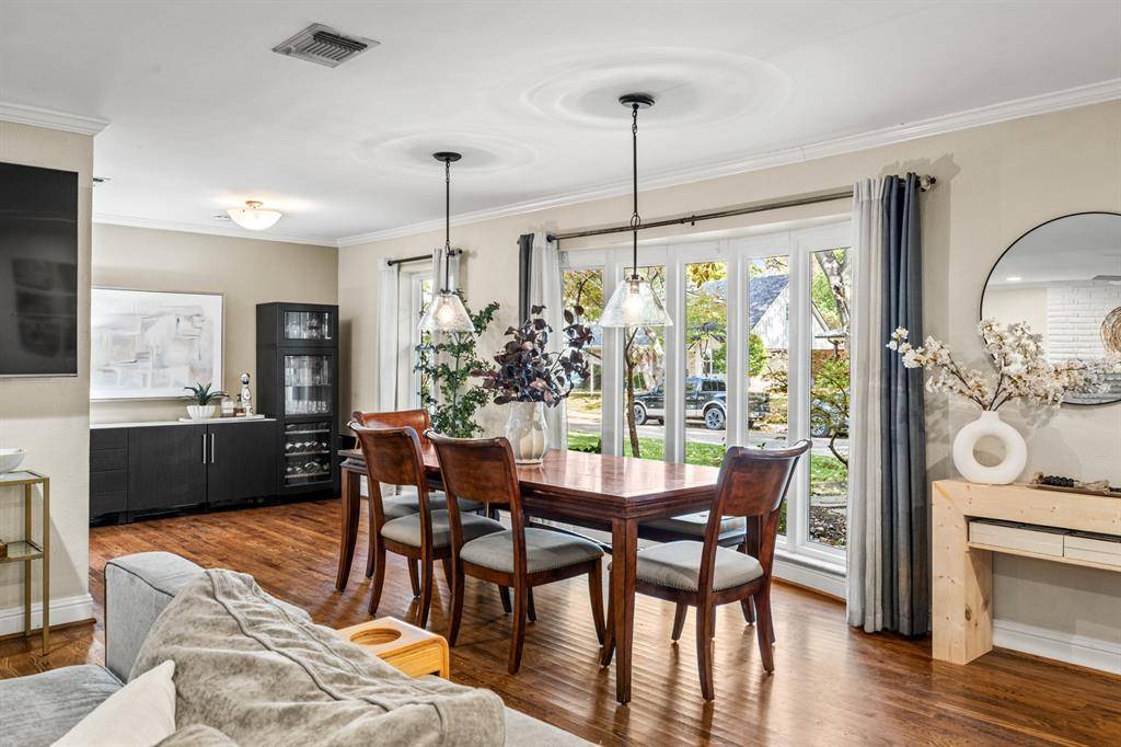 Dallas, TX 75238,9623 Broken Bow Road