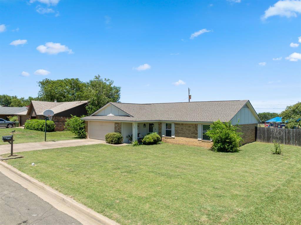 Hewitt, TX 76643,930 Vail Highlands Circle